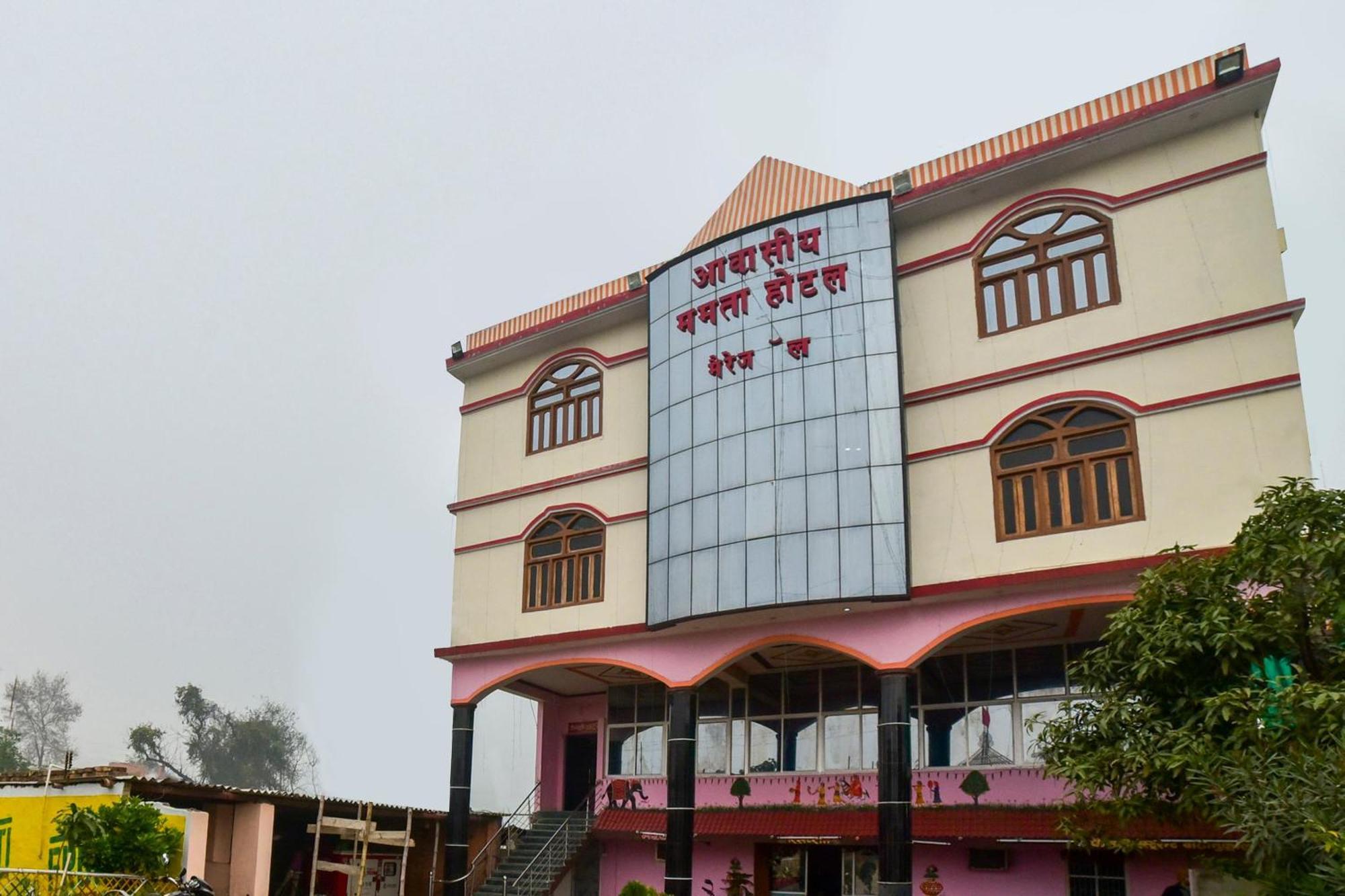 Oyo Flagship Mamta Hotel Hajipur Exterior photo